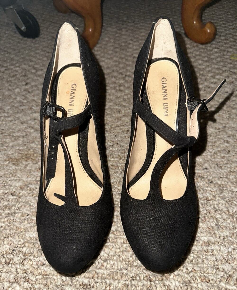 Gianni Bini Women’s Black Suede Strappy Round Toe Ankle Strap Heels 6.5